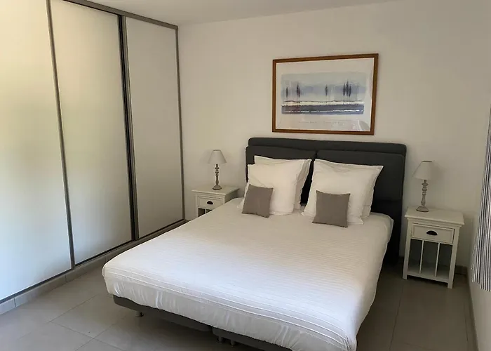 Appartement Et Studio Les Glycines